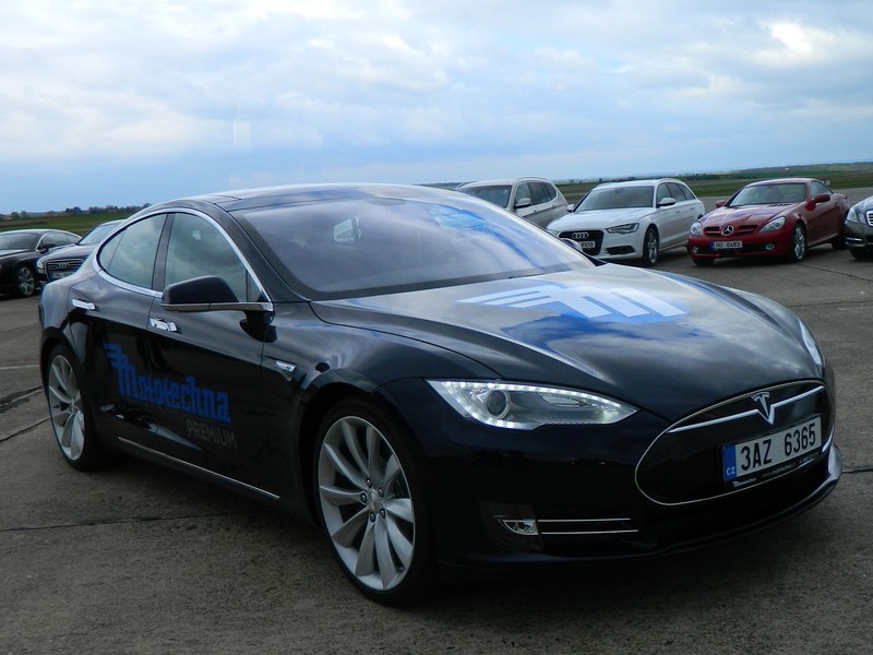 Tesla Model S z Mototechny Premium